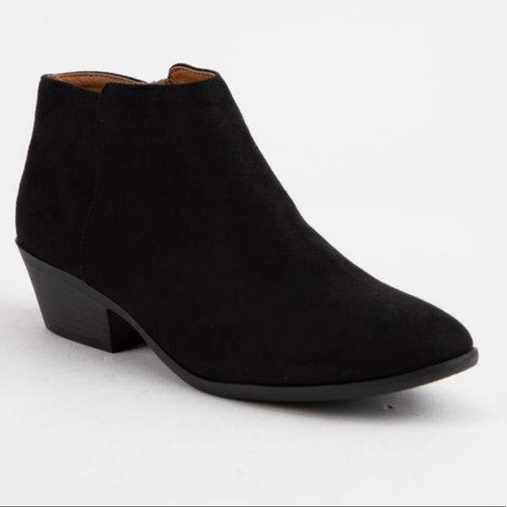 SODA Faux Suede Black Womens Booties